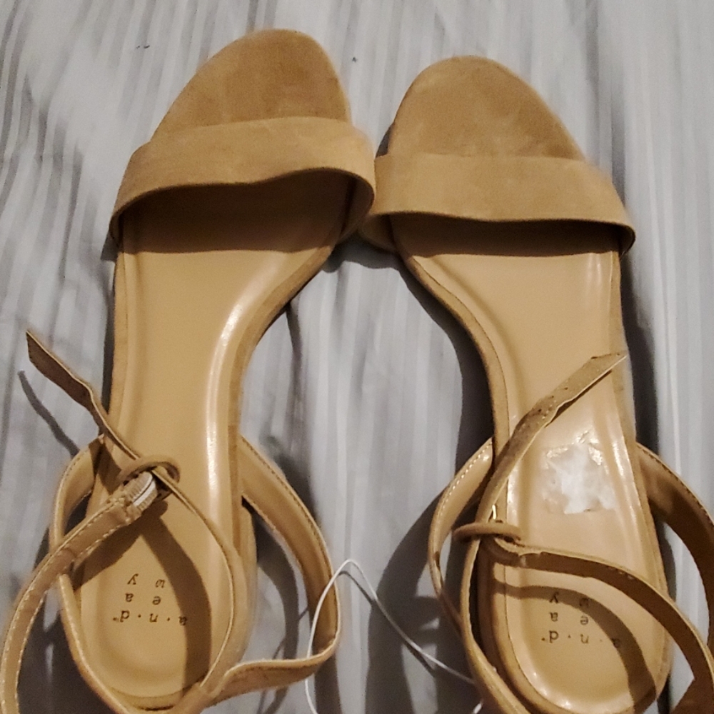 Sz 12 Ankle Strap Sandal